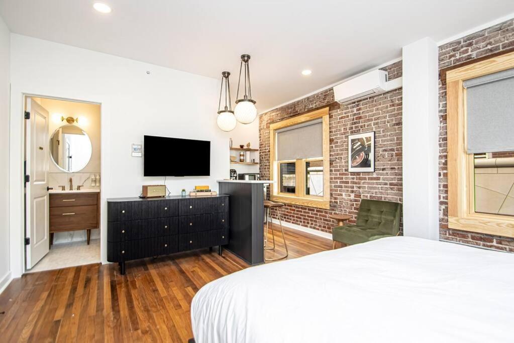 King Bed Stylish Studio In Heart Of Downtown Room # 200 Hot Springs Exterior foto