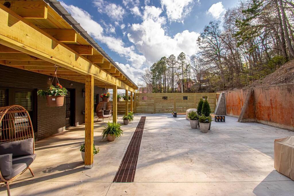 King Bed Stylish Studio In Heart Of Downtown Room # 200 Hot Springs Exterior foto